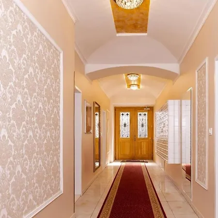 Entire In The Center Of Apartment